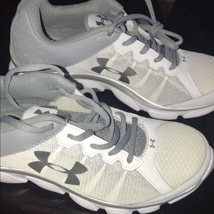 Under Armor Ladies Sneakers